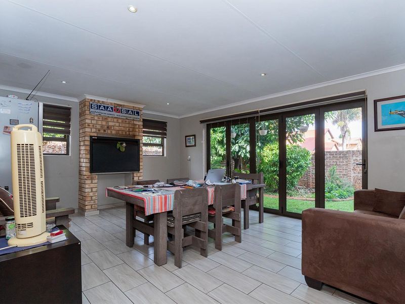 Stunning 3 bedroom 2 bathroom family home for sale in Pomona - Photo 10