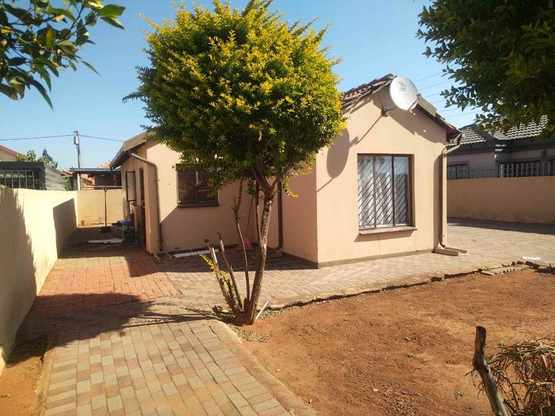 2 bedrooms house for sale in Soshanguve VV - Photo 2