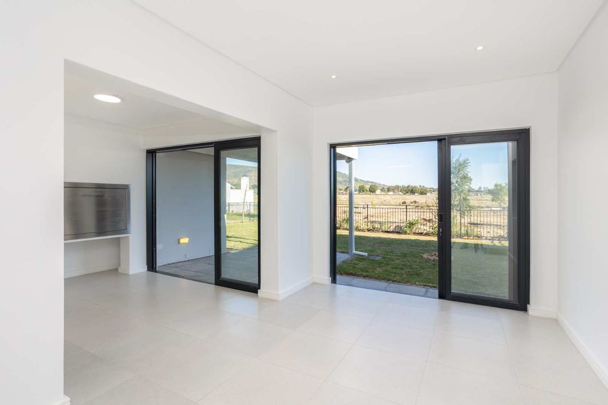 Modern and Secure Three-Bedroom Family Home with an Outdoor Lifestyle in Paarl Valleij Lifestyle Estate & Farm - Photo 5