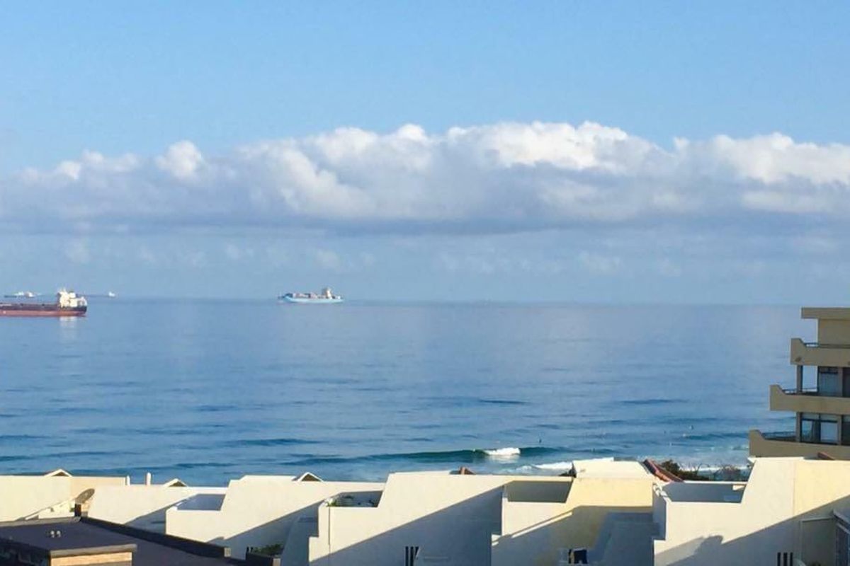 🌴 Beachfront Bliss | 2-Bedroom Apartment for Rent | Hawaan, Umhlanga Rocks - Photo 2