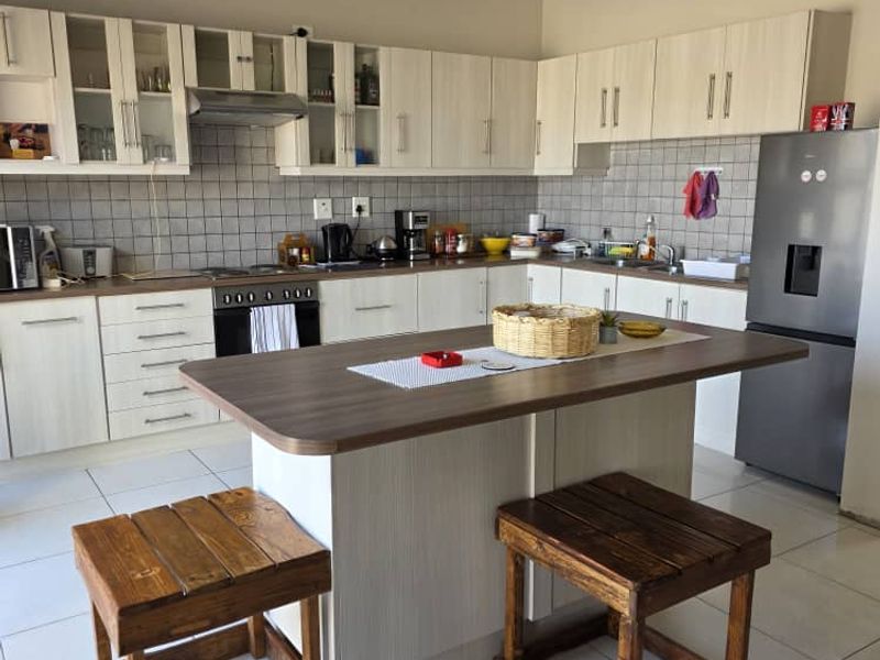 2 Bedroom duplex townhouse. - Photo 4