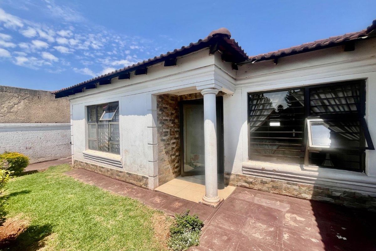 Beautiful home on the market - Photo 3