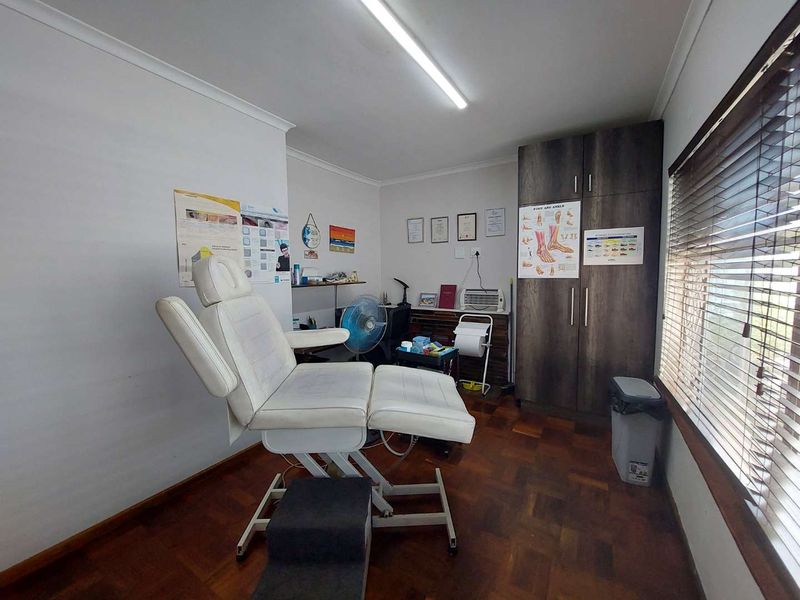 Two Rooms Available For Health Professionals - Photo 8