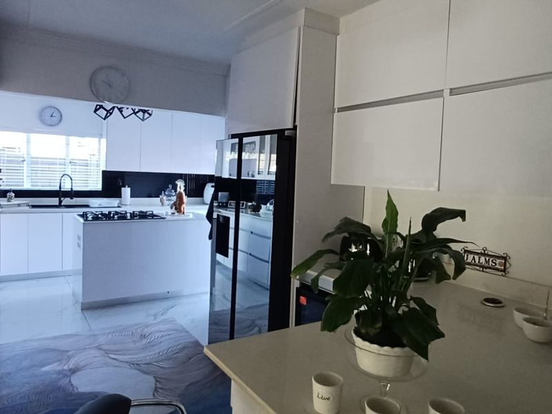 Your All-In-One Family Haven Awaits! - Photo 4