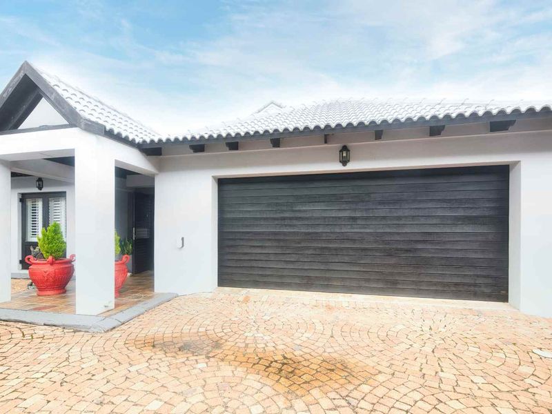LARGE RESIDENTIAL HOME FOR SALE - Photo 2