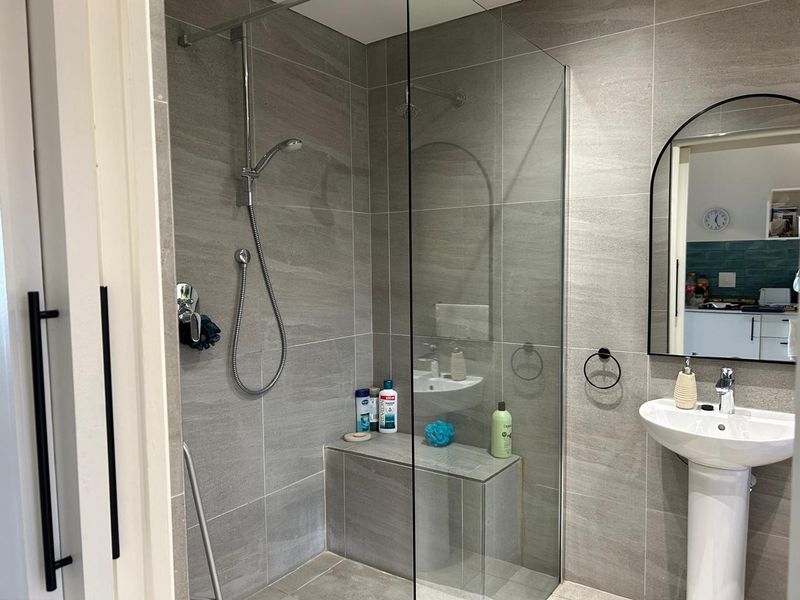 Retirement Block - Newly Renovated Studio Apartment – - Photo 8