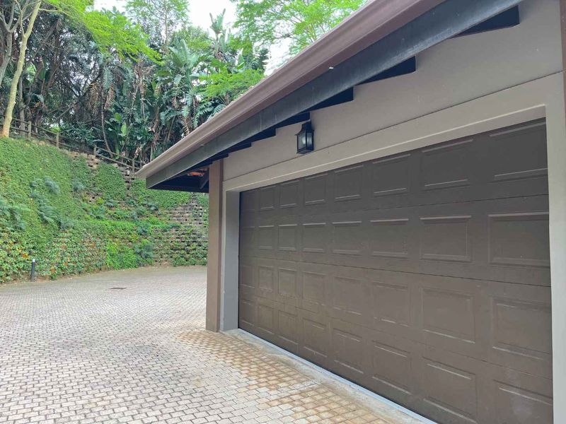 Exceptional investment opportunity in Zimbali, with strong potential for holiday rentals due to their prime location and luxurious amenities. - Photo 4