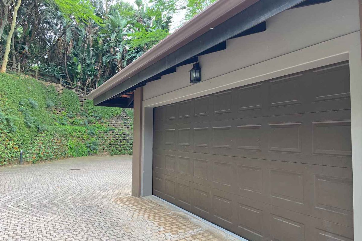 Exceptional investment opportunity in Zimbali, with strong potential for holiday rentals due to their prime location and luxurious amenities. - Photo 4