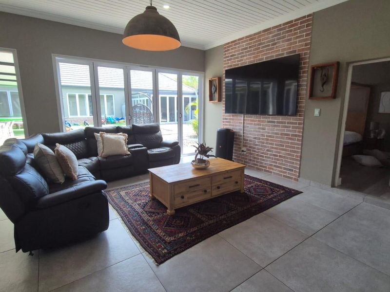 Luxury Coastal living in Num Num Estate, Hartenbos - Photo 9