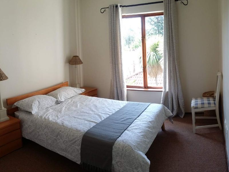 SPACIOUS 2 BED FULLY FURNISHED APARTMENT - Photo 8