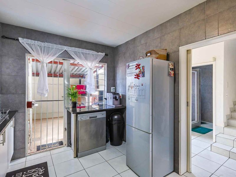 Move-In Ready Comfort | Secure, Renovated Living in the Heart of Constantia Park - Photo 8
