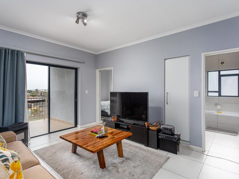 Blissful 2 Bedroom Apartment For Sale In Burgundy Estate - Photo 5