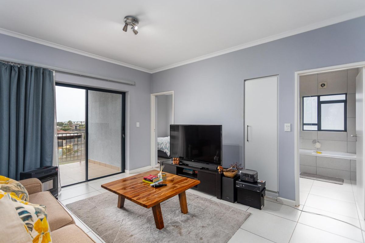 Blissful 2 Bedroom Apartment For Sale In Burgundy Estate - Photo 5