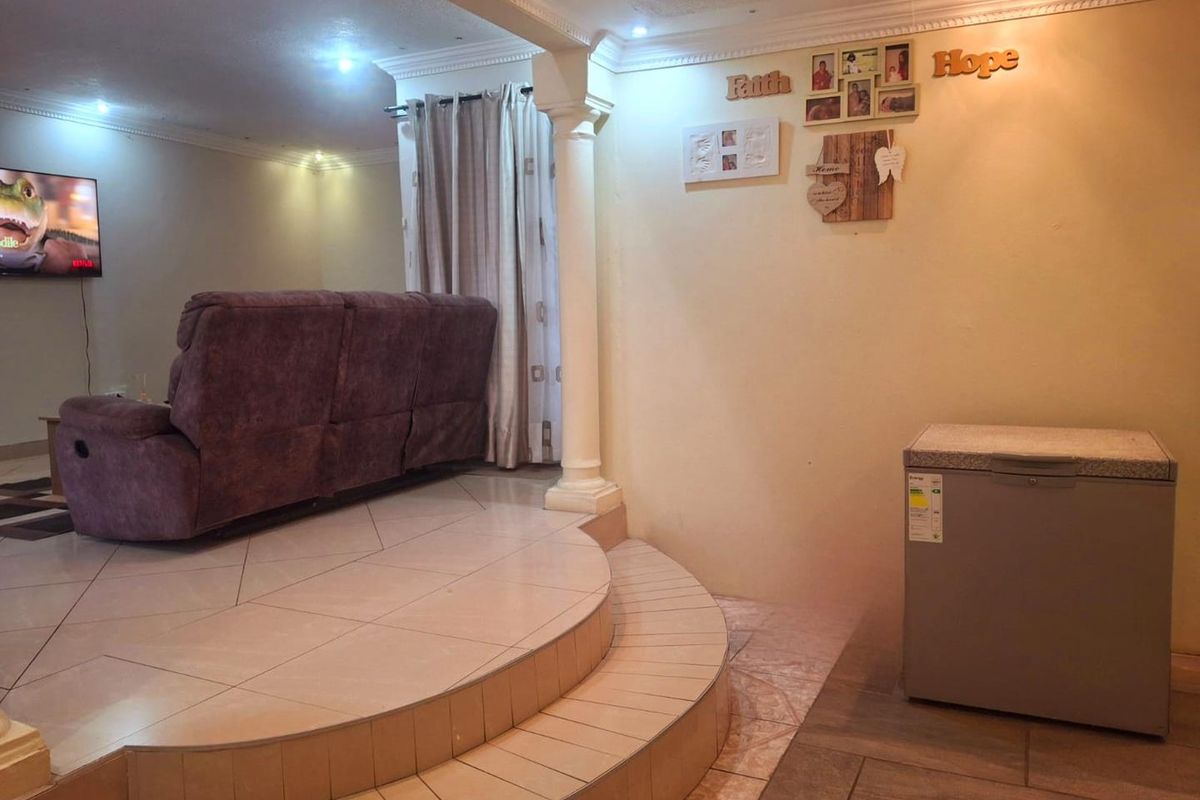 Urgent Sale - Stunning 3 Bedroom Family Home in Woodview, Phoenix - Photo 3