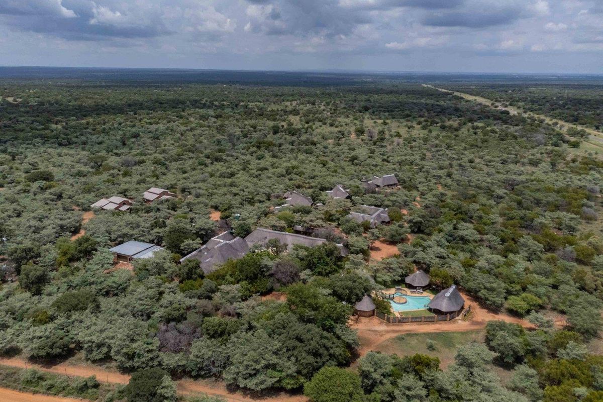 BEAUTIFUL LODGE IN DINOKENG GAME RESERVE - Photo 5