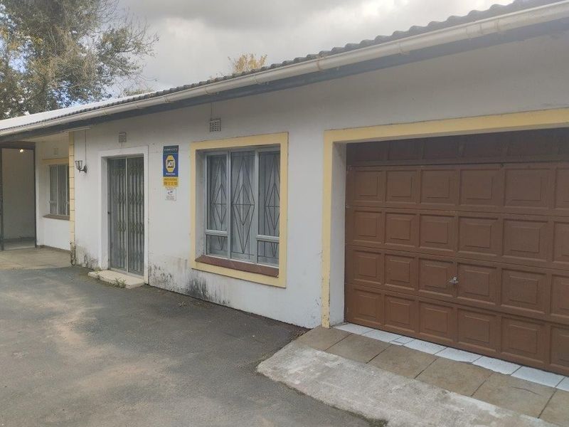 8 Bedroom Home for Large Family or Rental Investment - Photo 3