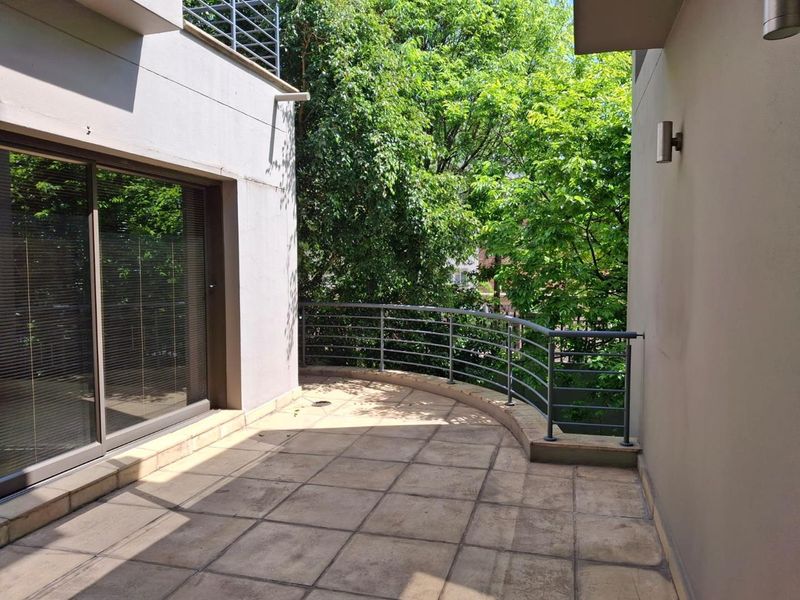 A BEAUTIFUL TWO BEDROOM TOWNHOUSE - Photo 6
