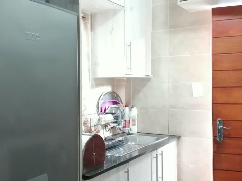 Clayville Ext 45 - 2 Bed 1 Bath R 850 000 - Photo 7