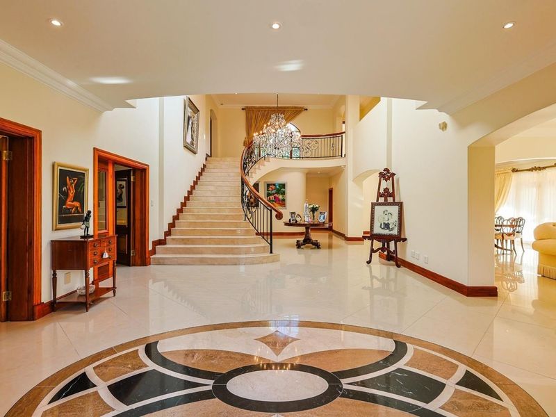 ACHITECTURAL ELEGANCE MEETS FAMILY COMFORT IN WATERKLOOF RIDGE - Photo 6