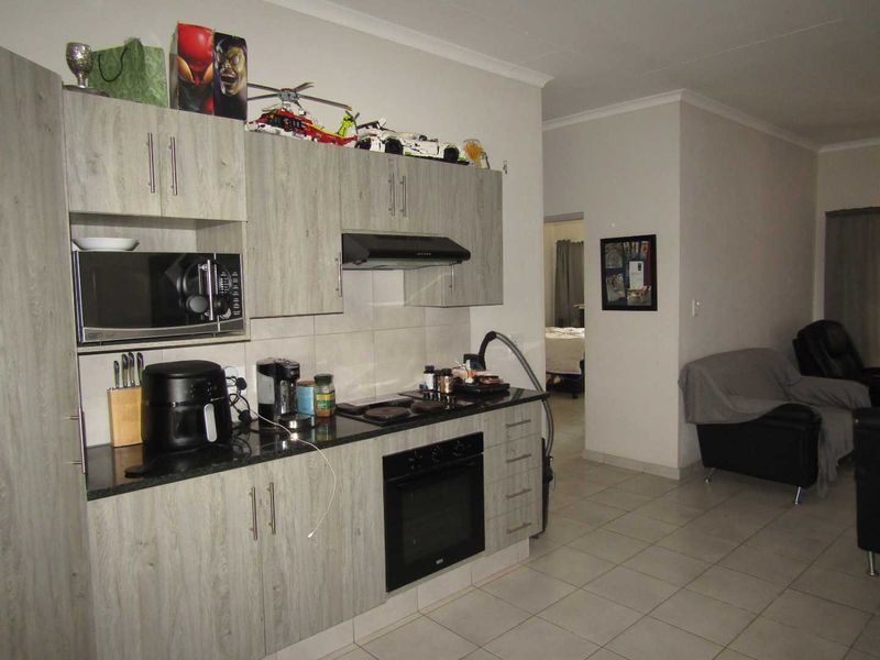 Lifestyle Living Lock Up And GO - Photo 2