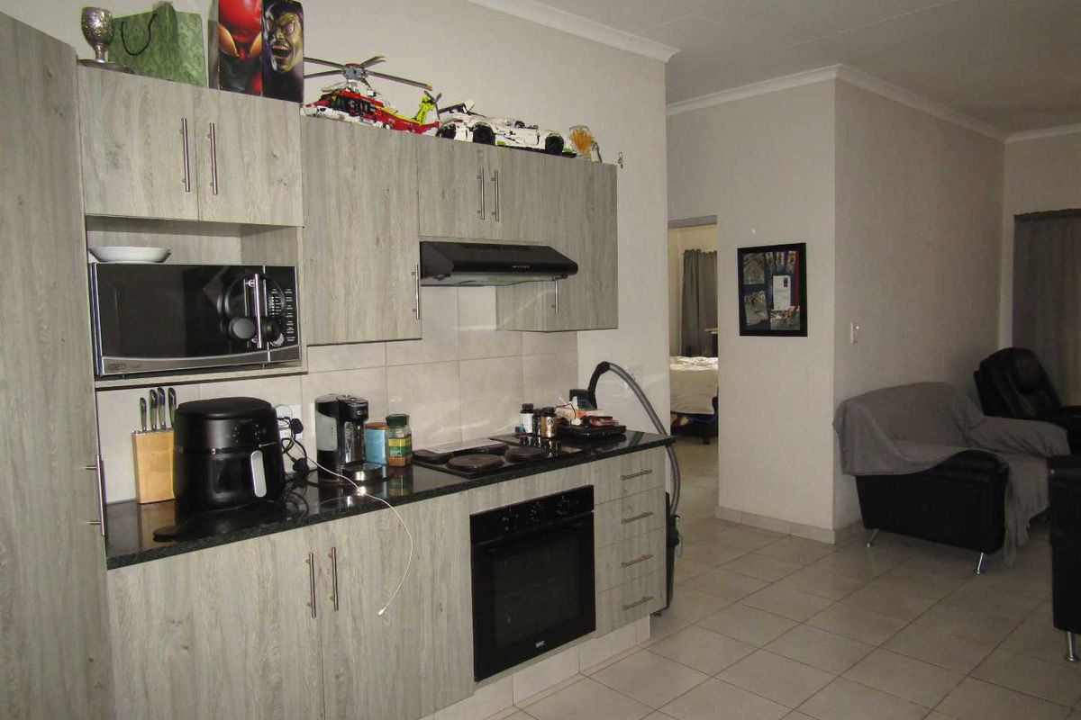 Lifestyle Living Lock Up And GO - Photo 2
