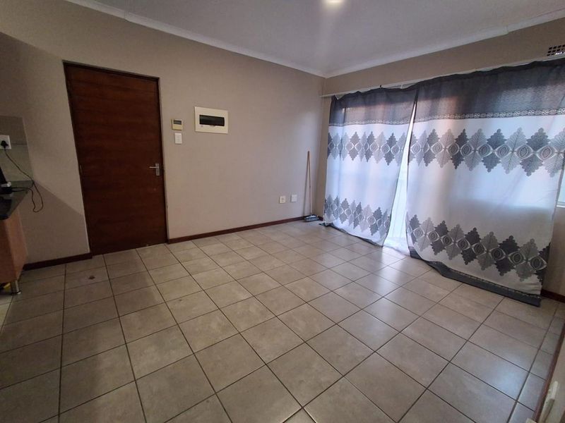 2 BEDROOM APARTMENT /FLAT FOR SALE IN KOSMOSDAL - Photo 3