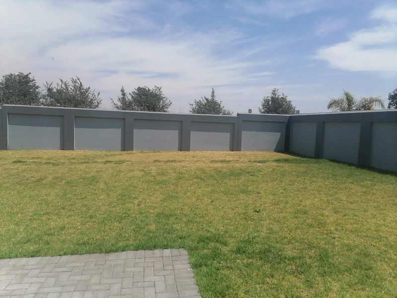 Estate Living NO TRANSFER FEES - Photo 2