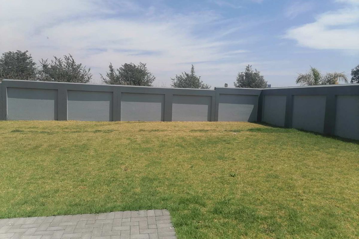 Estate Living NO TRANSFER FEES - Photo 2