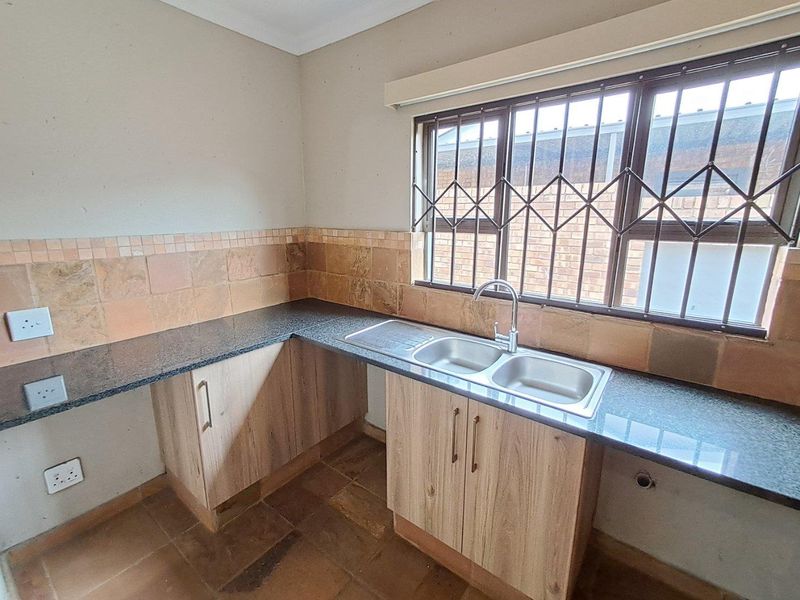 3 Bedroom Cluster for Sale in Brackenhurst - Photo 8