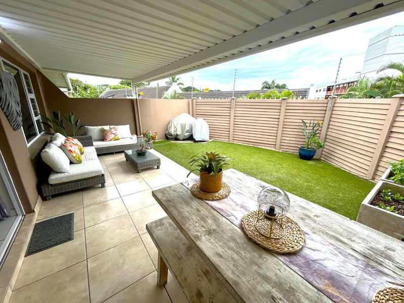 HENDRA - Gorgeous Pet Friendly Duplex 5 Minutes from the Beach - Photo 2