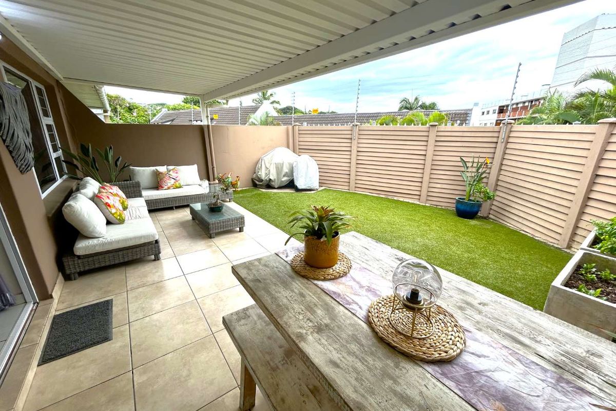 HENDRA - Gorgeous Pet Friendly Duplex 5 Minutes from the Beach - Photo 2