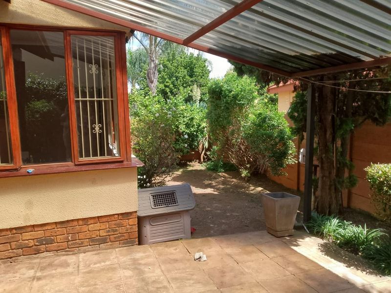 Cozy 3-Bed Townhouse in Tranquil Liefde en Vrede Complex - Photo 10