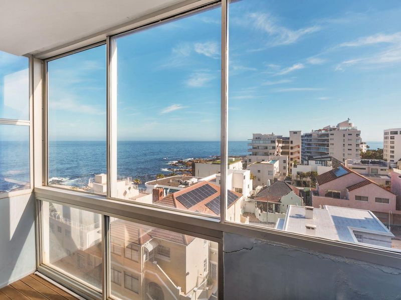 PRIME BANTRY BAY APARTMENT – OPPOSITE SAUNDERS ROCKS - Photo 10