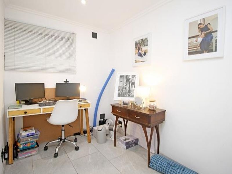 Renovated 3 bedroom Apartment in Strathavon - Photo 7