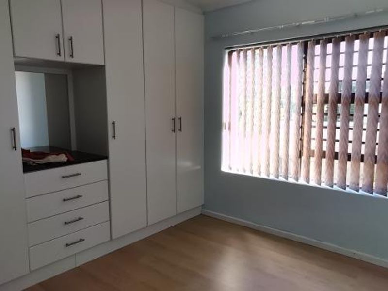 Stylish 3-Bed Townhouse in Cosmos Villas - Available 15 April 2026! - Photo 7