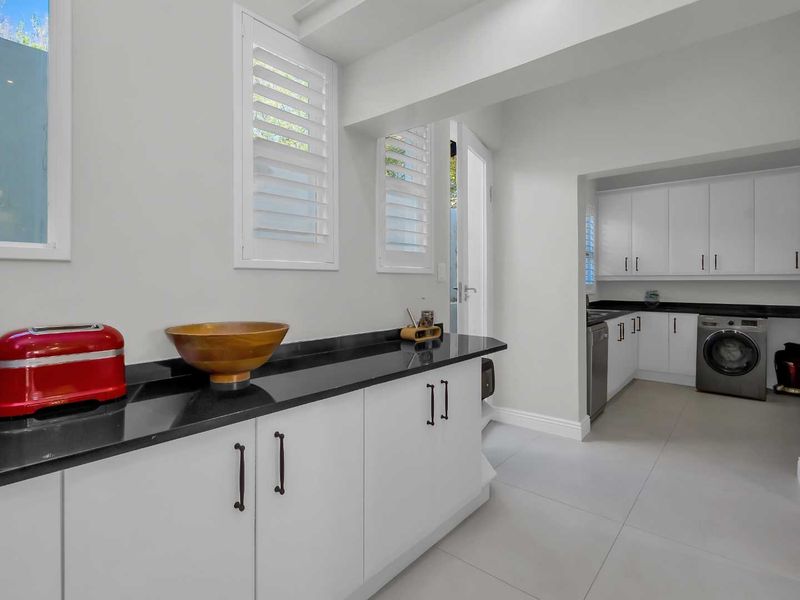 STYLISH 5 BEDROOM RESIDENCE IN DAINFERN VALLEY SECURE ESTATE - Photo 9