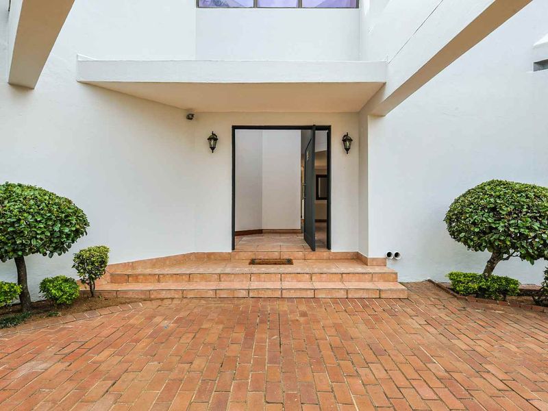 Newly Renovated Gem in Wapadrand - Photo 2