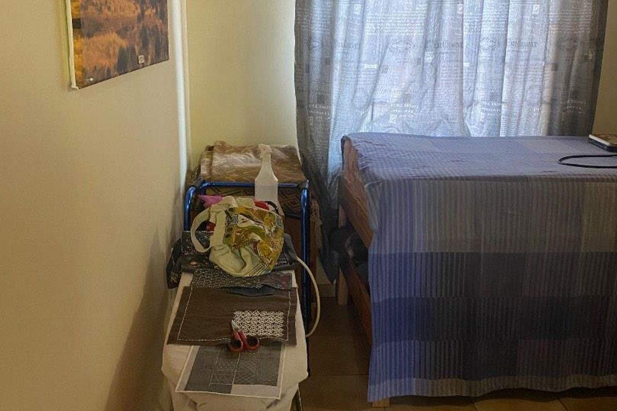 Warehouse with double garage and 2 bedroom house - Photo 5