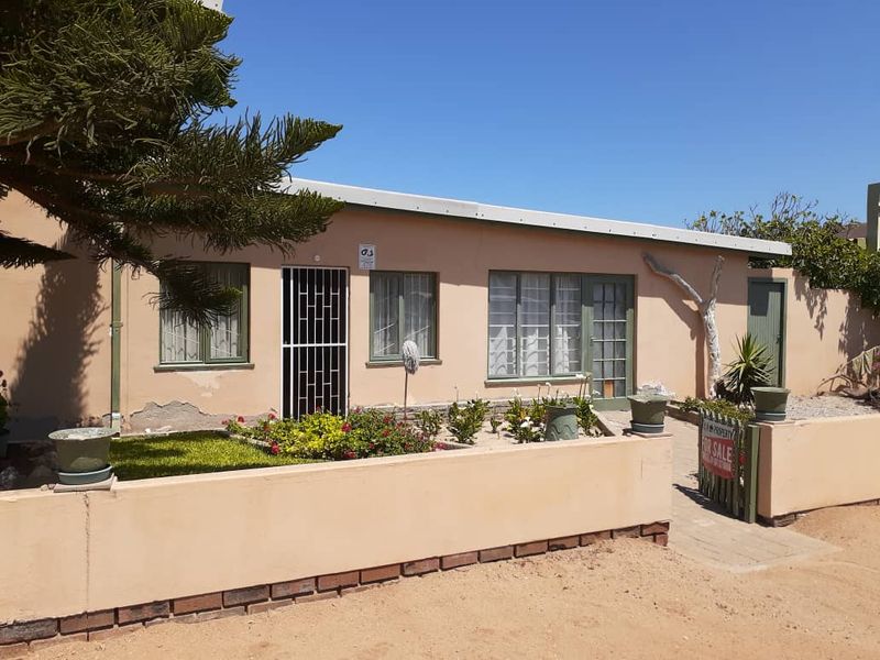 HOUSE WITH FLATLET FOR SALE IN HENTIES BAY - NAMIBIA - Photo 2
