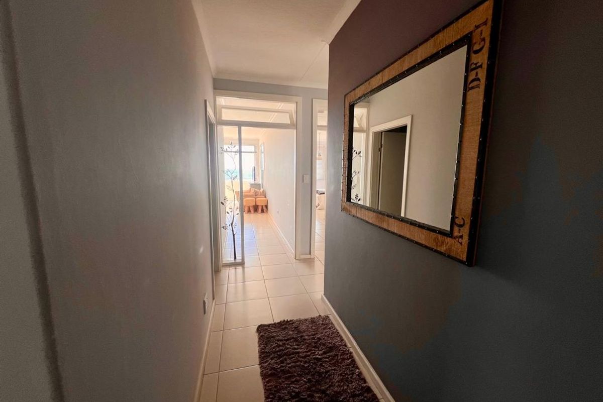 FOR SALE - EXCEPTIONAL 4 BEDROOM PENTHOUSE IN CENTRAL SWAKOPMUND, NAMIBIA - Photo 5