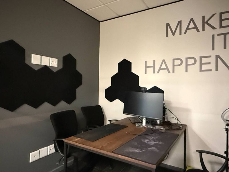 Prestigious 265m2 Portside Office to let - Photo 6