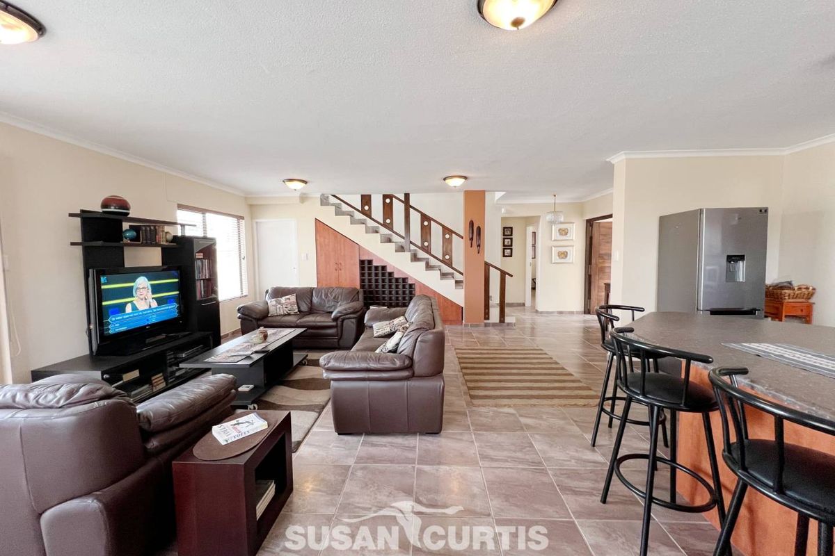 READY TO MOVE IN! - Photo 2