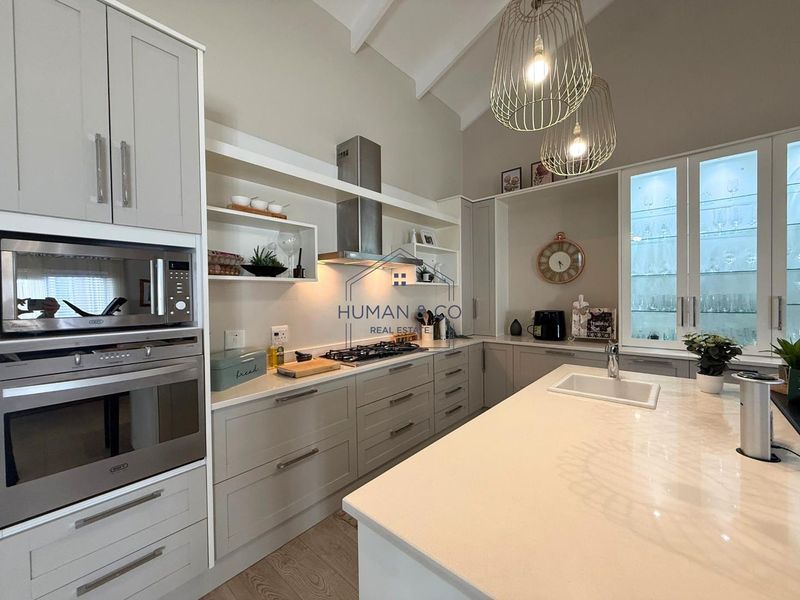 Modern and elegant 3-bedroom Home in Meersig - Photo 6