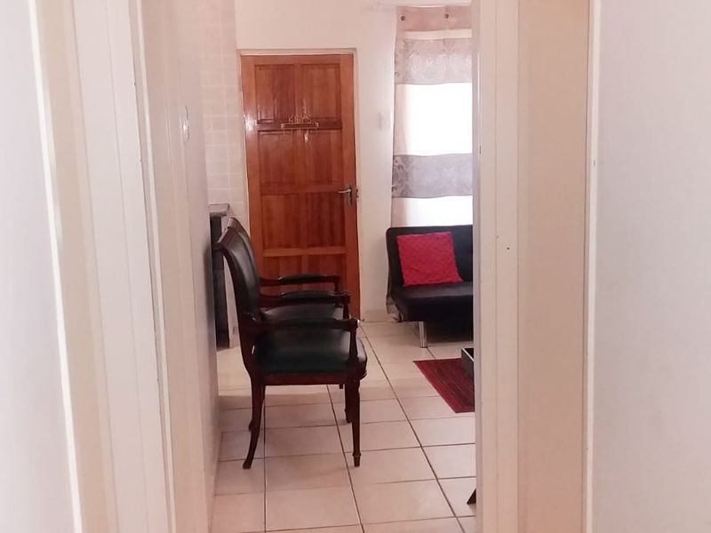 A MODERN APARTMENT - Photo 3