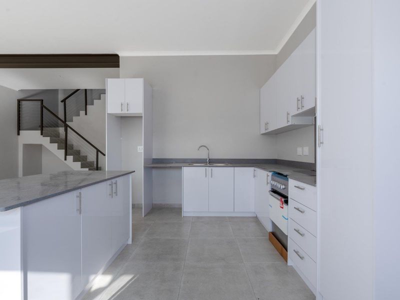 Stylish and Modern Living in a Secure Estate - Photo 3