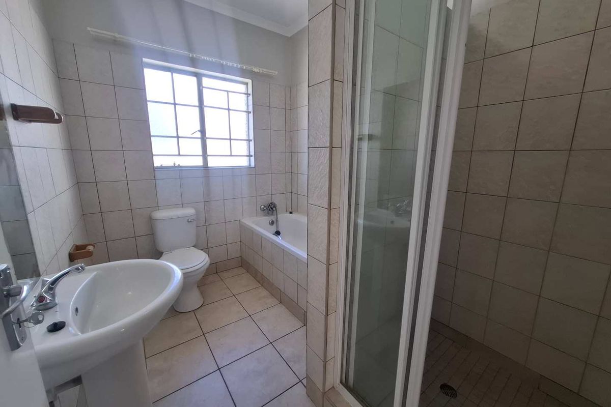 AFFORDABLE GEM IN PIONEERSPARK EXT 1 - Photo 3