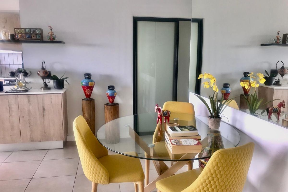 Fully Furnished 3 bed 2 bath executive townhouse - Photo 5