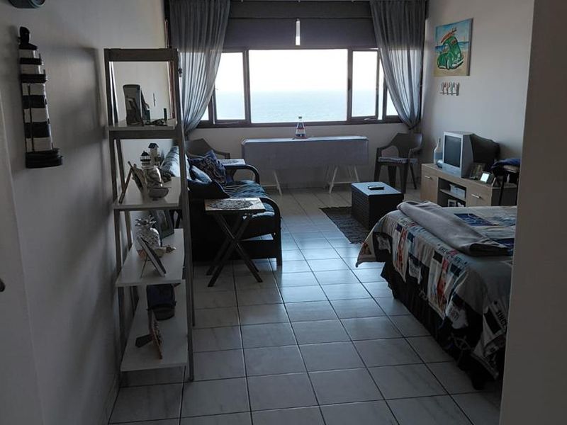 Studio/ bachelor apartment with stunning sea views. - Photo 4