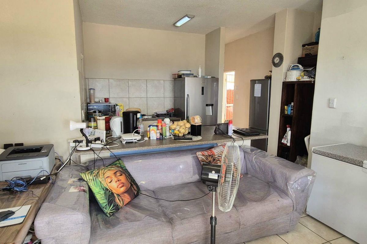 FOR sale spacious 2 bedroom unit in Rocky Crest - Photo 5