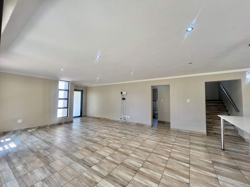 Modern Comfort Meets Estate Living – Spacious Corner Stand Home For sale - Photo 5